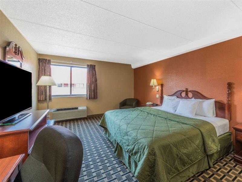 Days Inn By Wyndham Hurstbourne Луисвилл Экстерьер фото