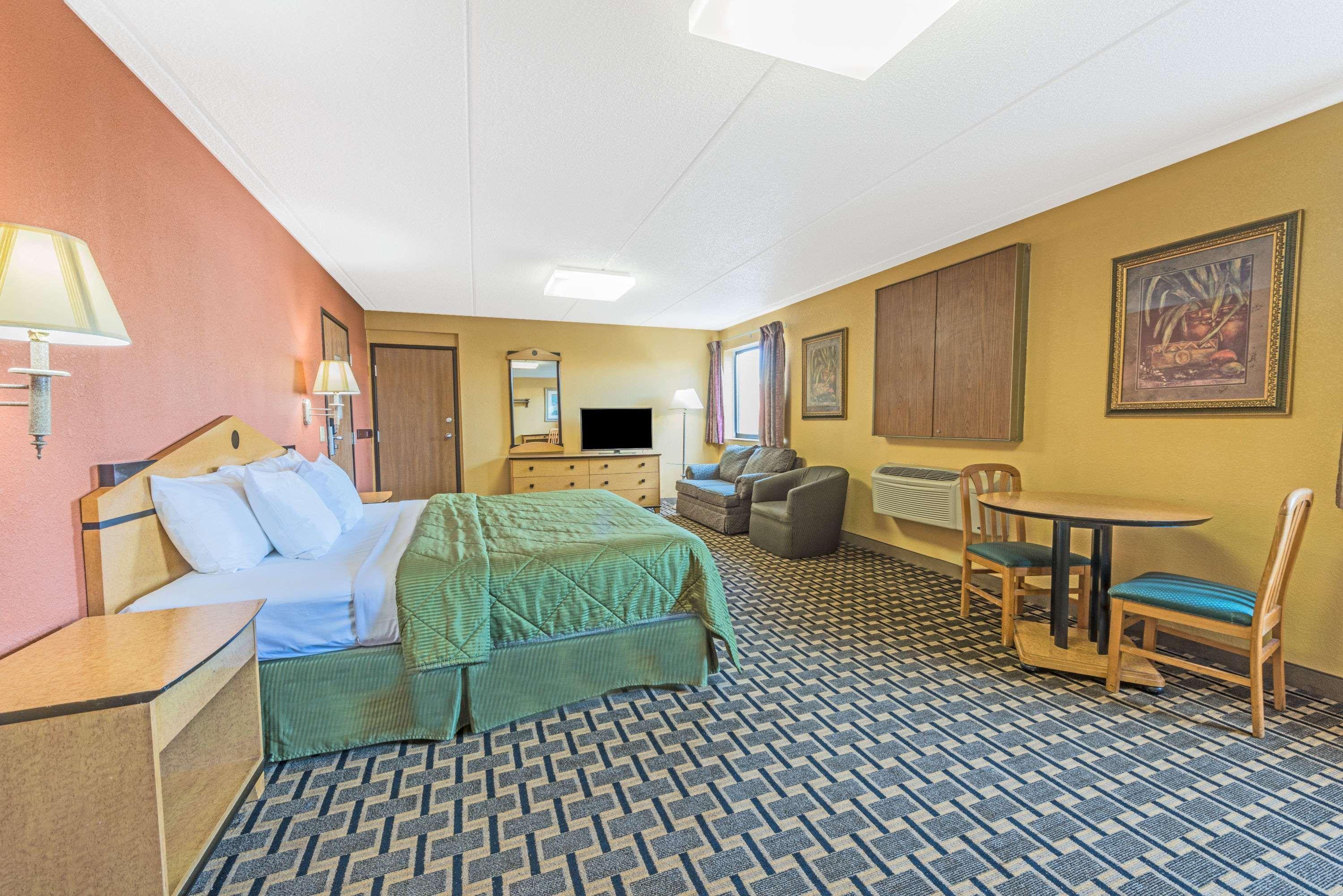 Days Inn By Wyndham Hurstbourne Луисвилл Экстерьер фото