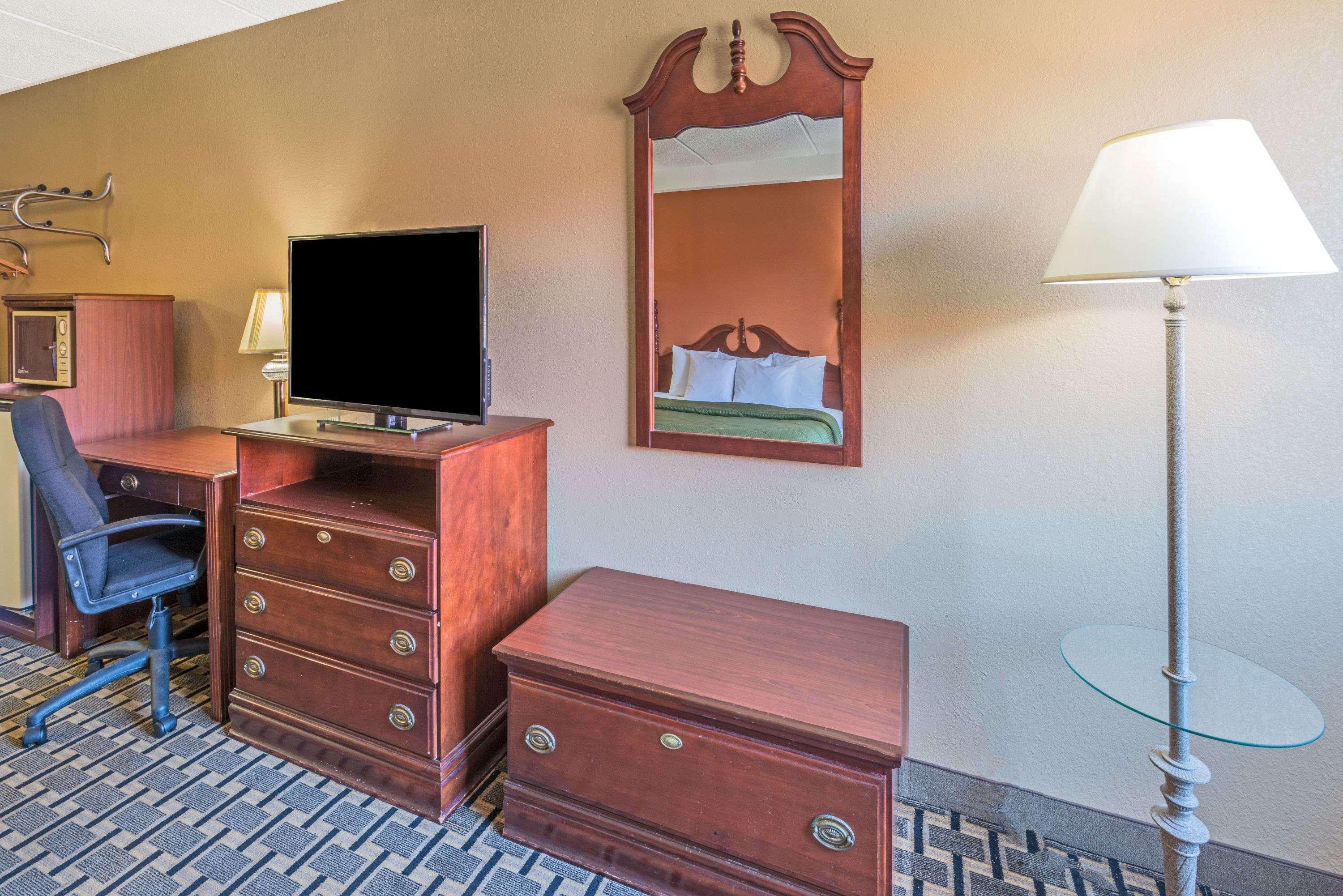 Days Inn By Wyndham Hurstbourne Луисвилл Экстерьер фото