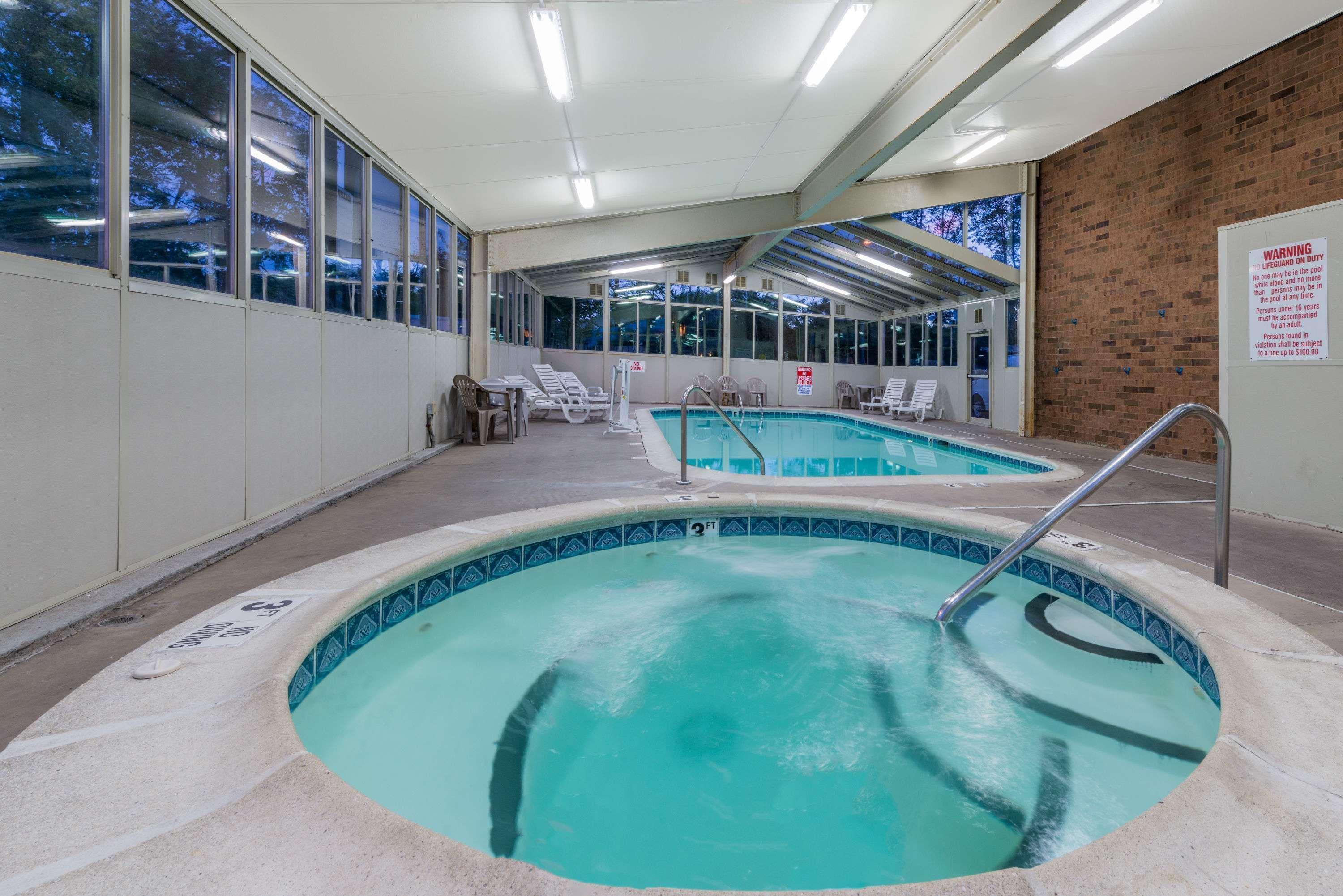 Days Inn By Wyndham Hurstbourne Луисвилл Экстерьер фото